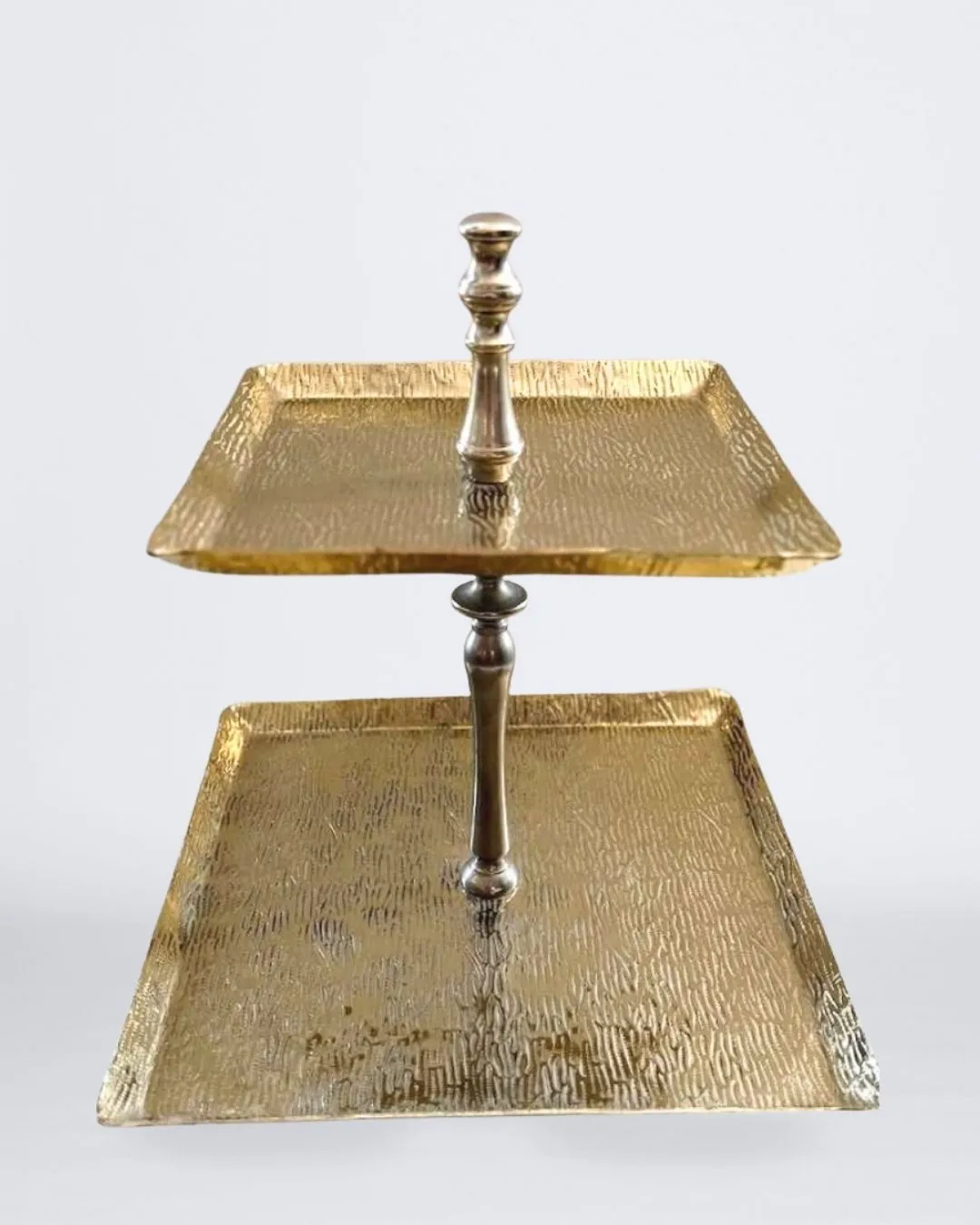 BASE PARA PASTELES ACERO MARTILLADO DORADA 2 PISOS